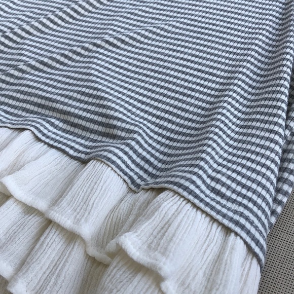 Striped, Ruffled, Mid-sleeve - Picture 3 of 3